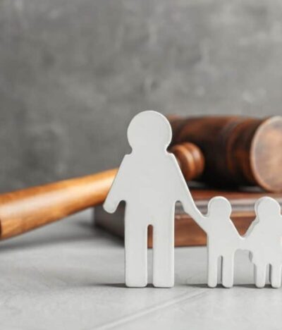 UAE Family Law: Divorce, Child Custody & Alimony for Expats